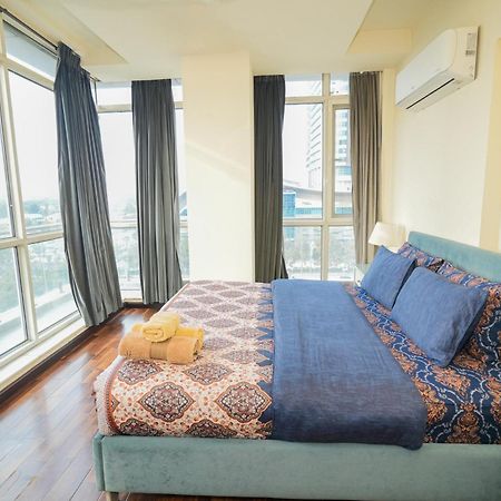 Cozy 2-Bedroom Apartment With King Beds, Balcony & Stunning Views At Elysium İslamabad Dış mekan fotoğraf